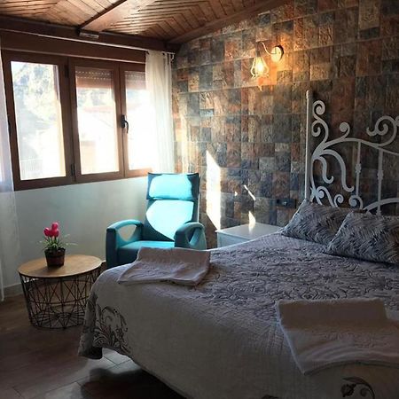 Alojamientos Rurales Entre Rocas Ayna Ngoại thất bức ảnh