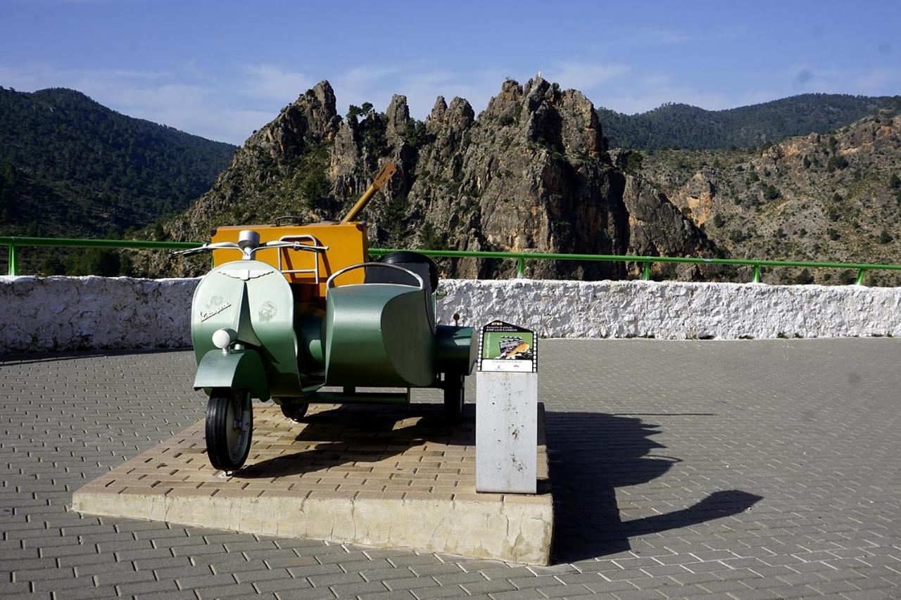 Alojamientos Rurales Entre Rocas Ayna Ngoại thất bức ảnh