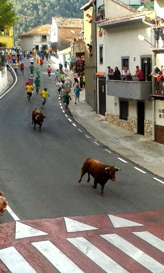 Alojamientos Rurales Entre Rocas Ayna Ngoại thất bức ảnh